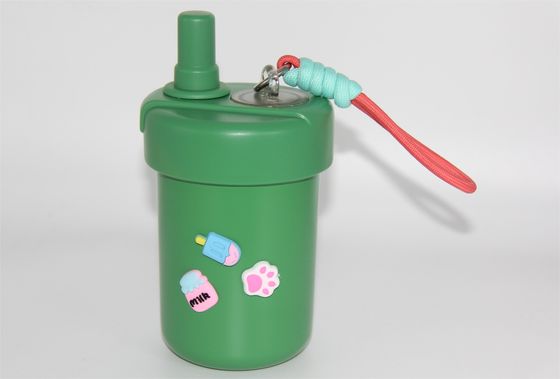 Neuer Stil Farbiger Vakuum-isolierter Fruchtbecher mit Deckel Edelstahl-Tumbler Kaffeebecher mit Doppelwand