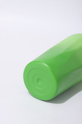 Farbenfrohe Vakuumflasche aus Edelstahl mit schlankem, undichtem Deckel und 24-Stunden-Kalthaltung